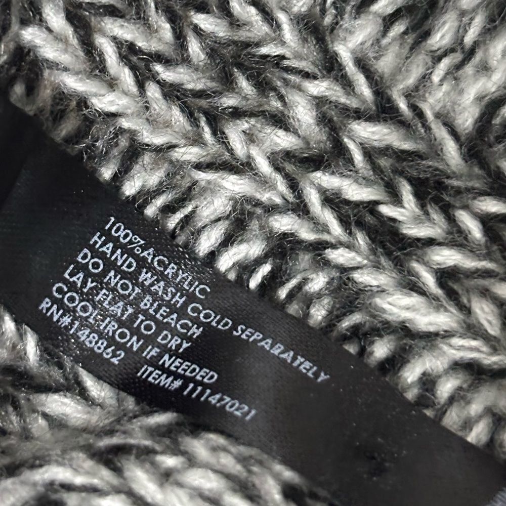 Torrid Gray Cable Knit Poncho Gray Poncho Fringe Tassels Asymmetrical Shawl OS - Picture 6 of 7